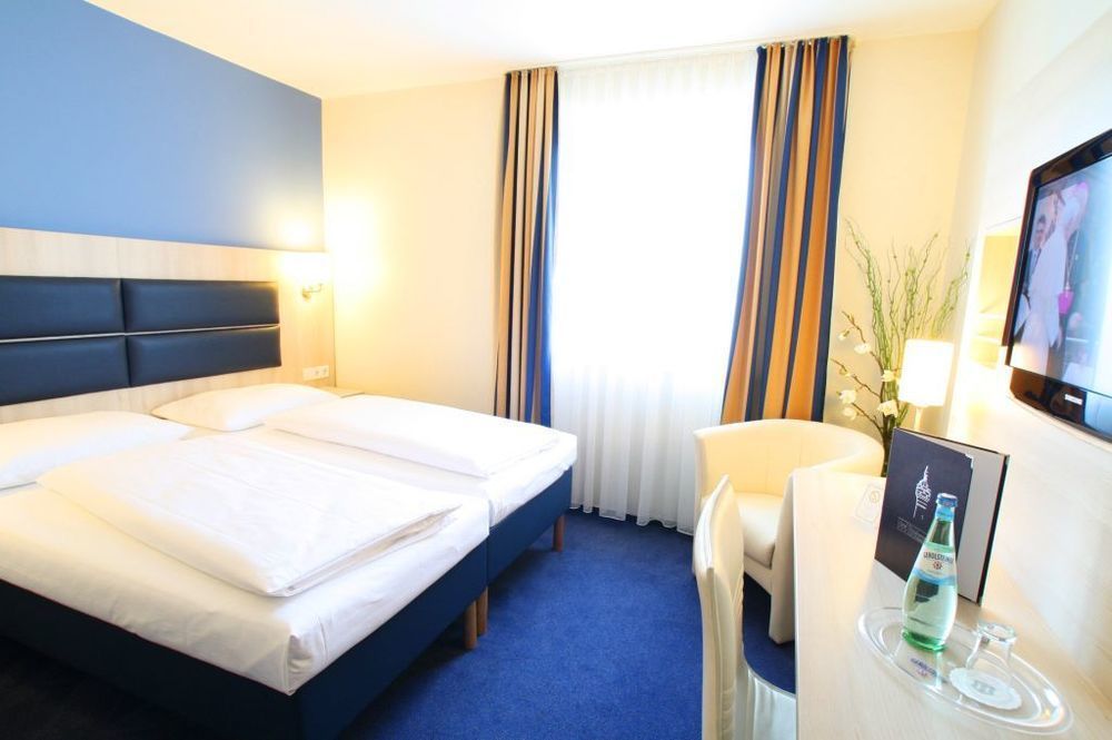 Hotel Roedelheimer Hof - Am Wasserturm Frankfurt am Main Kültér fotó