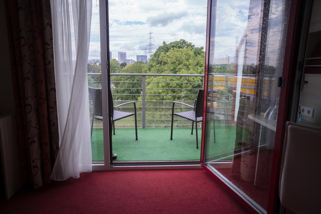 Hotel Roedelheimer Hof - Am Wasserturm Frankfurt am Main Szoba fotó