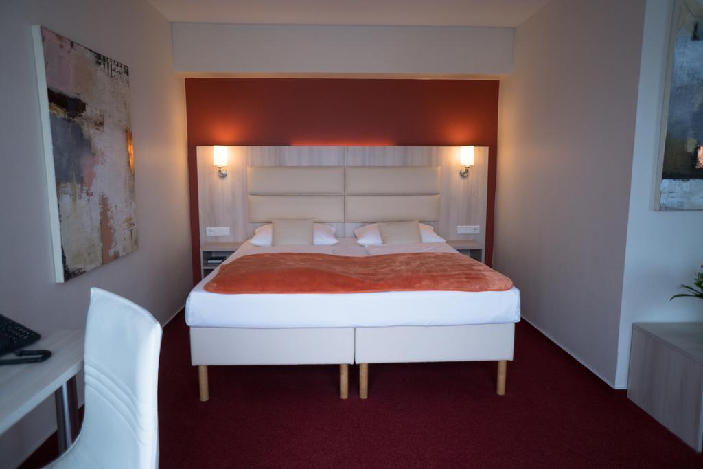 Hotel Roedelheimer Hof - Am Wasserturm Frankfurt am Main Szoba fotó